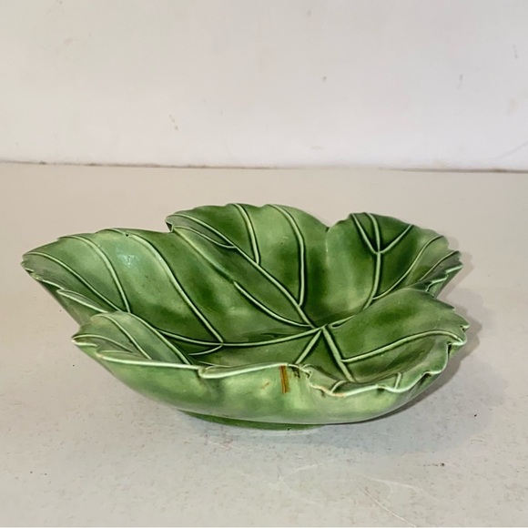 Vintage Green Ceramic Leaf Shaped Candy Nut Dish Decorative Table Decor - Picture 7 of 13